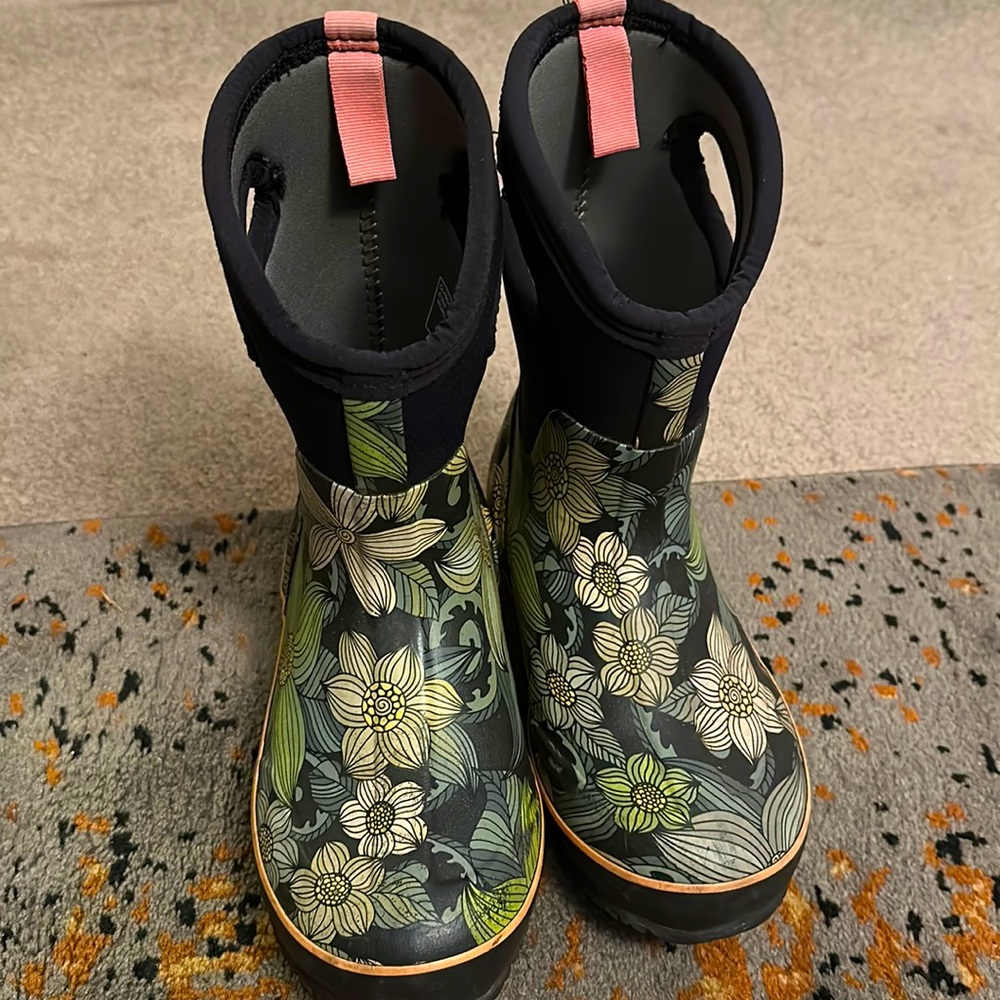 BOGS rainboots size 6
